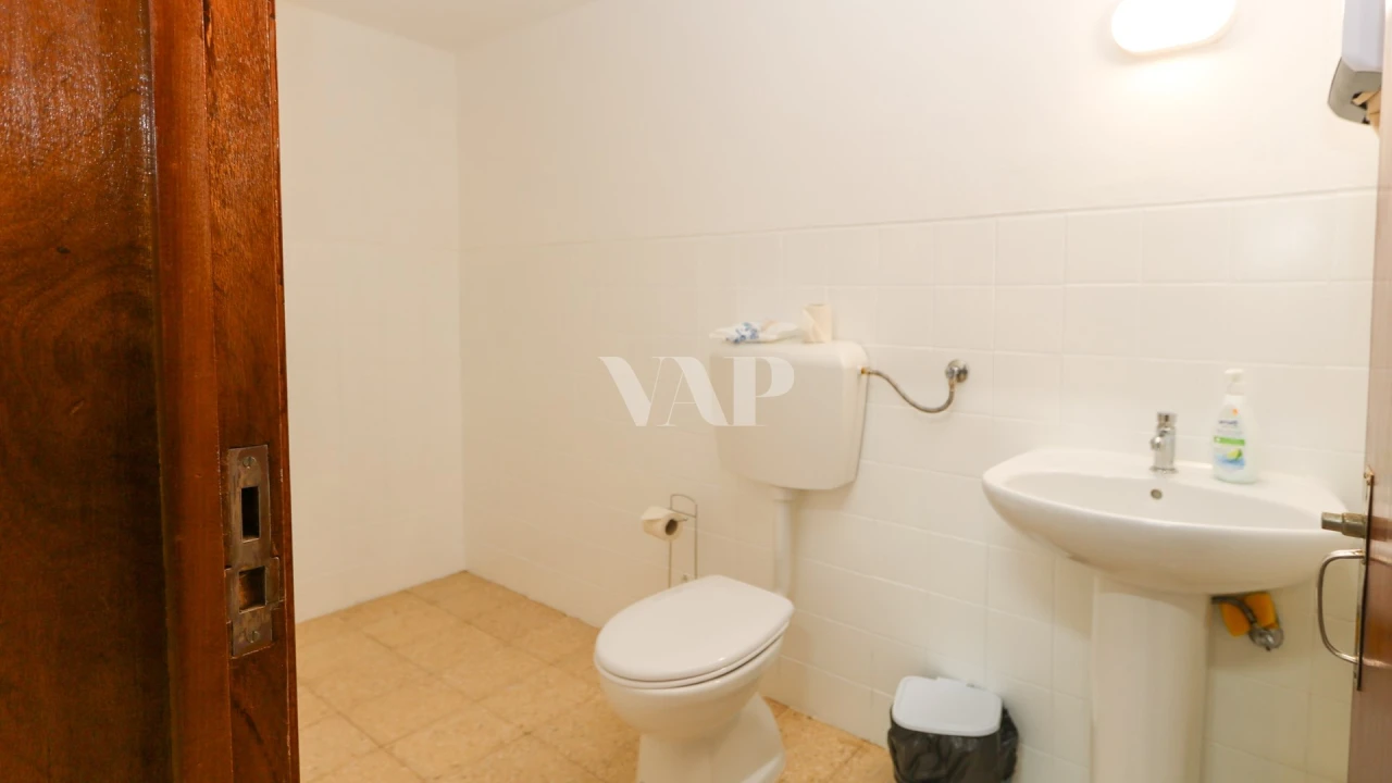 Negócio para Venda em Quarteira Foto 9