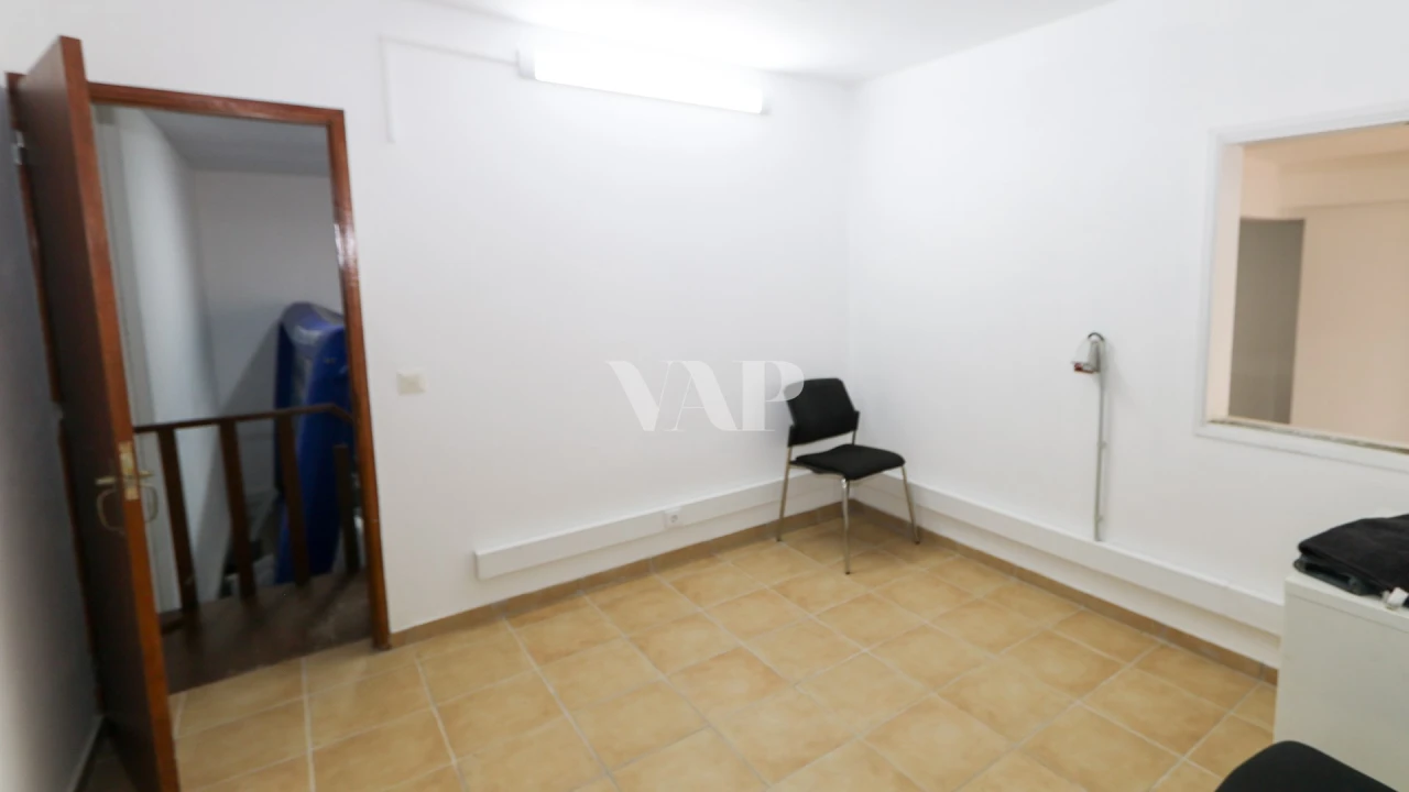 Negócio para Venda em Quarteira Foto 11