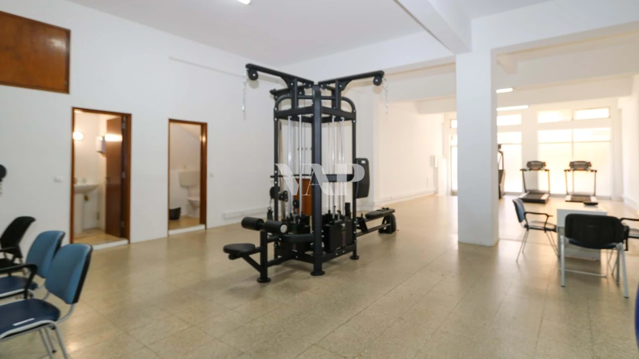 Negócio para Venda em Quarteira Foto 7