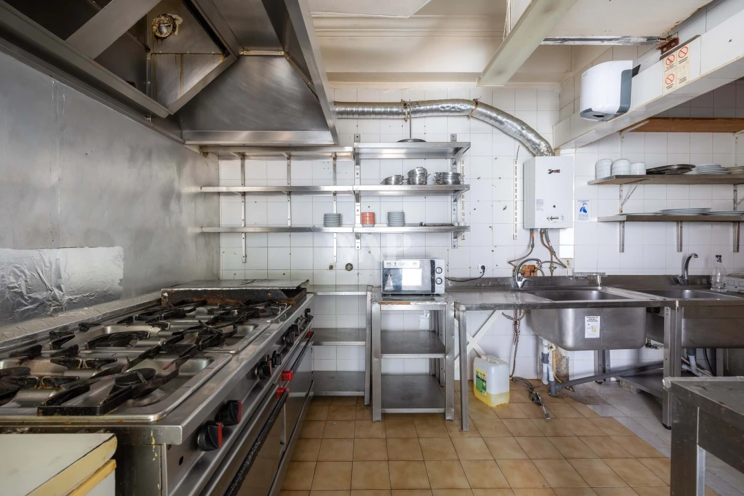 Negócio para Venda em Quarteira Foto 8