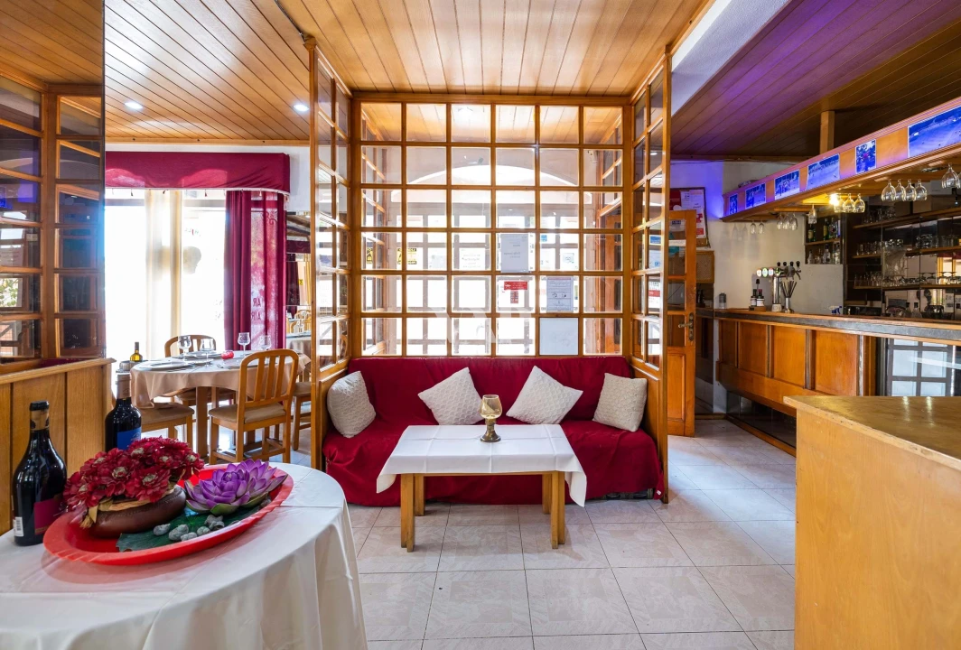 Negócio para Venda em Quarteira Foto 4