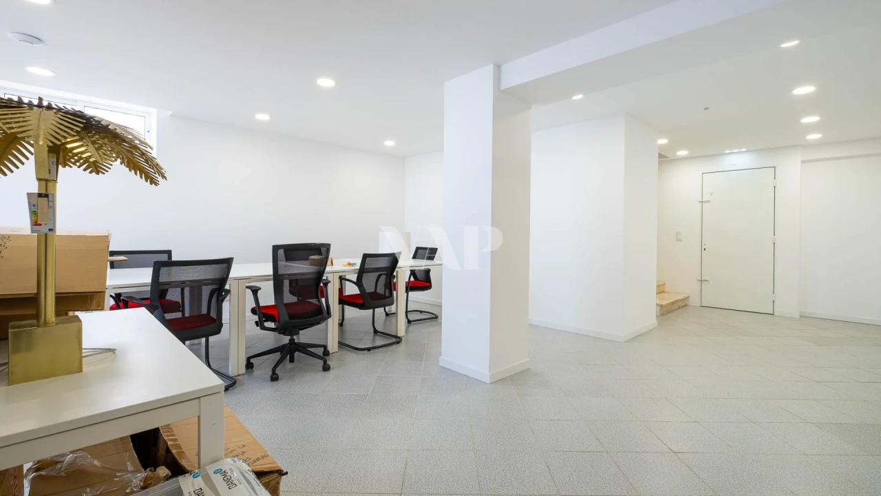 Negócio para Venda em Quarteira Foto 10