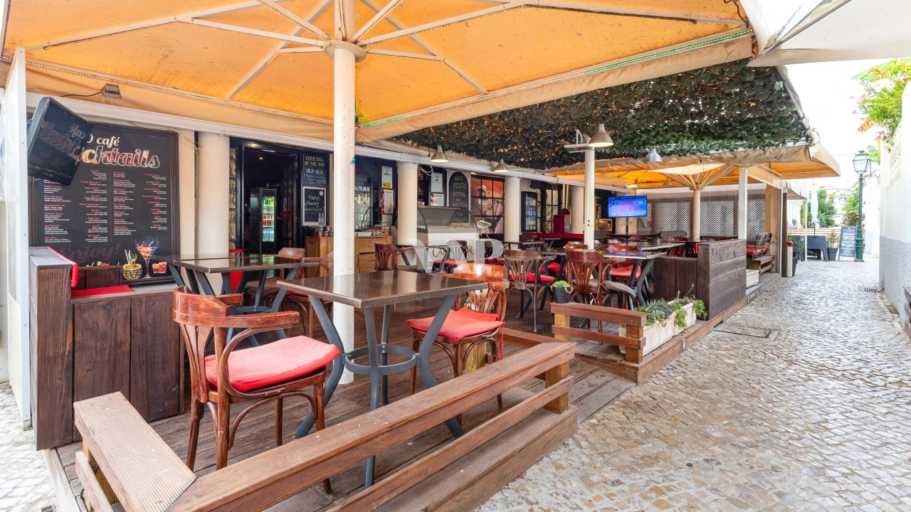 Negócio para Venda em Quarteira Foto 3