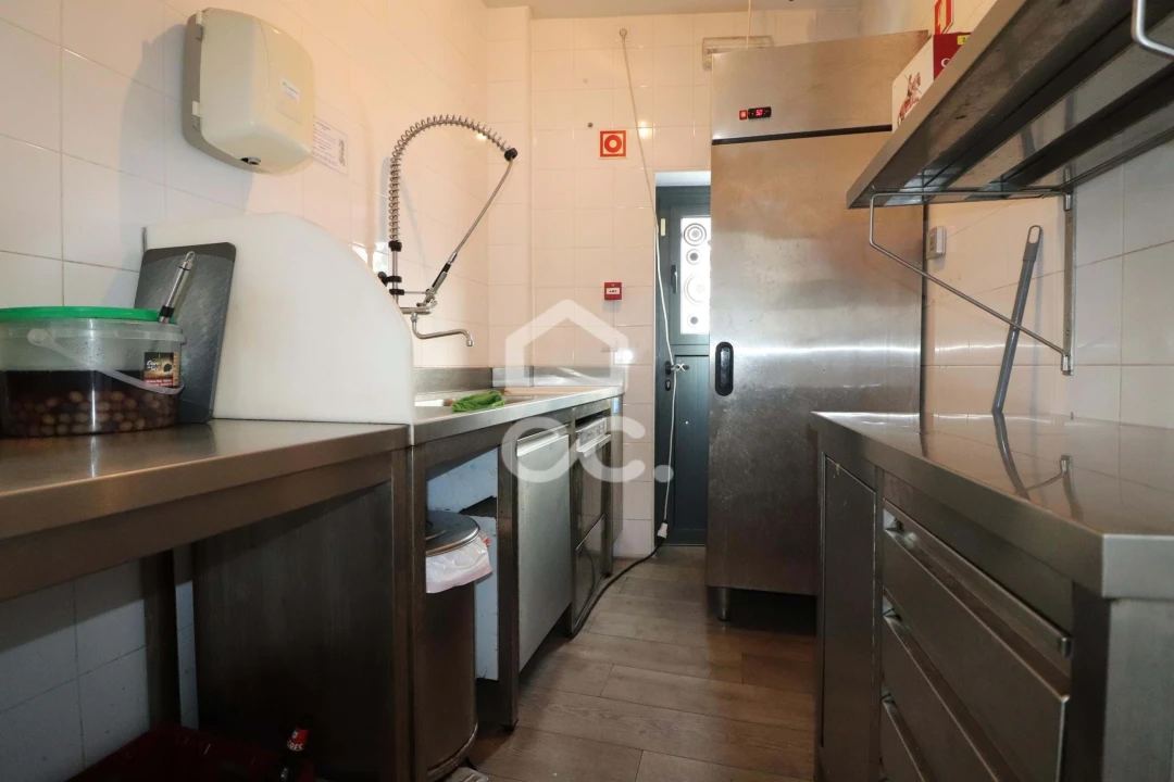 Negócio para Venda em Vila Nova de Anços Foto 14