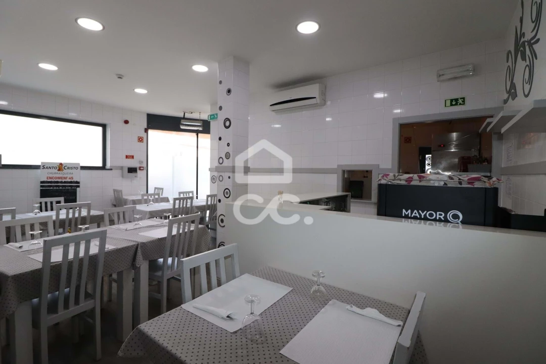 Negócio para Venda em Vila Nova de Anços Foto 4