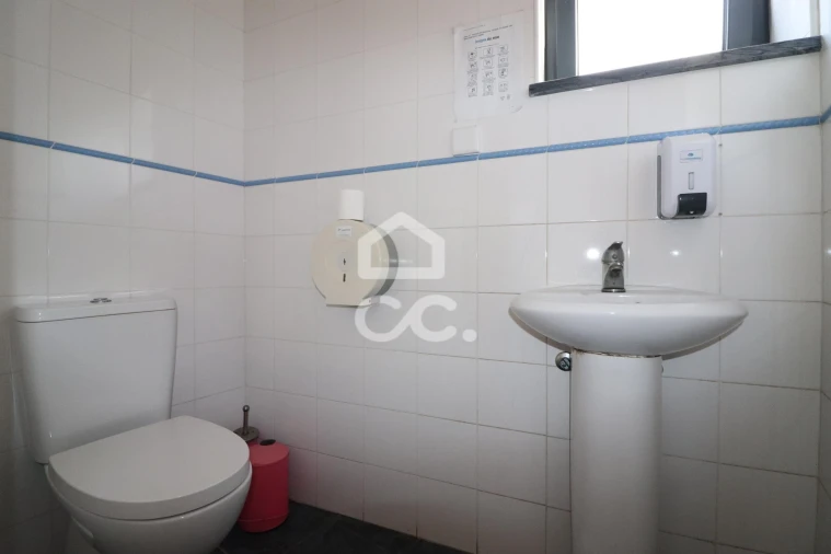 Negócio para Venda em Vila Nova de Anços Foto 16