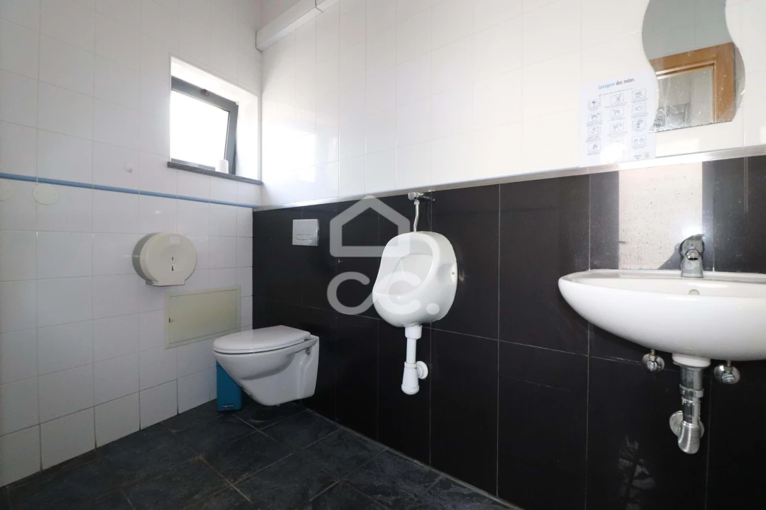 Negócio para Venda em Vila Nova de Anços Foto 15