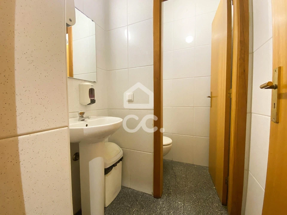 Negócio para Venda em Ramalde Foto 8