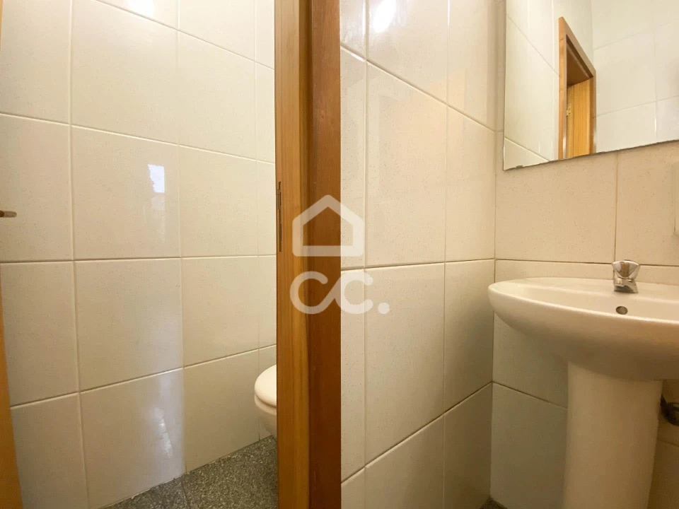 Negócio para Venda em Ramalde Foto 9