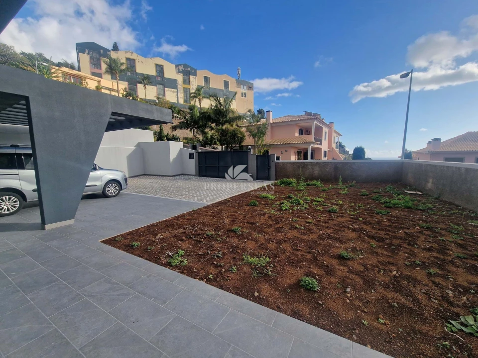 Moradia T3 para Venda em São Roque Foto 3