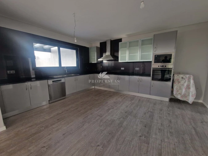 Moradia T3 para Venda em São Roque Foto 3