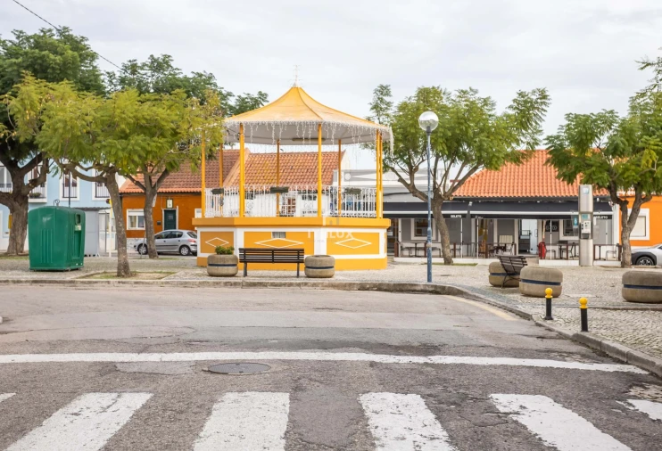 Negócio para Venda em Gaio-Rosário e Sarilhos Pequenos Foto 3