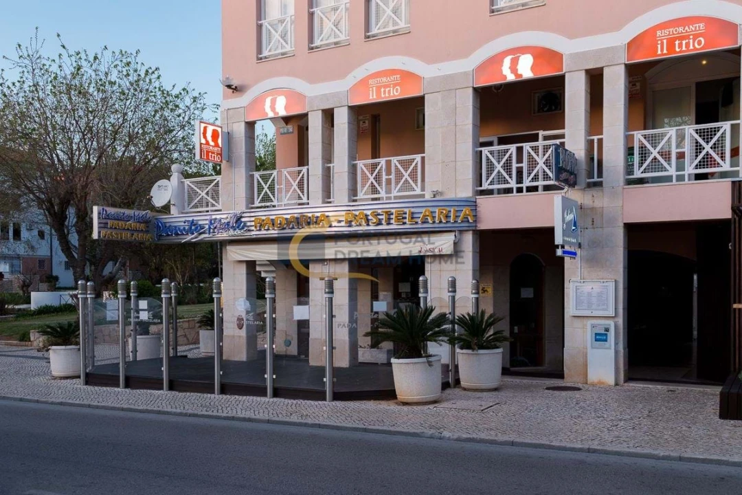 Negócio para Venda em Quarteira Foto 1