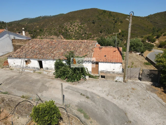 Quinta T3 para Venda em São Barnabe