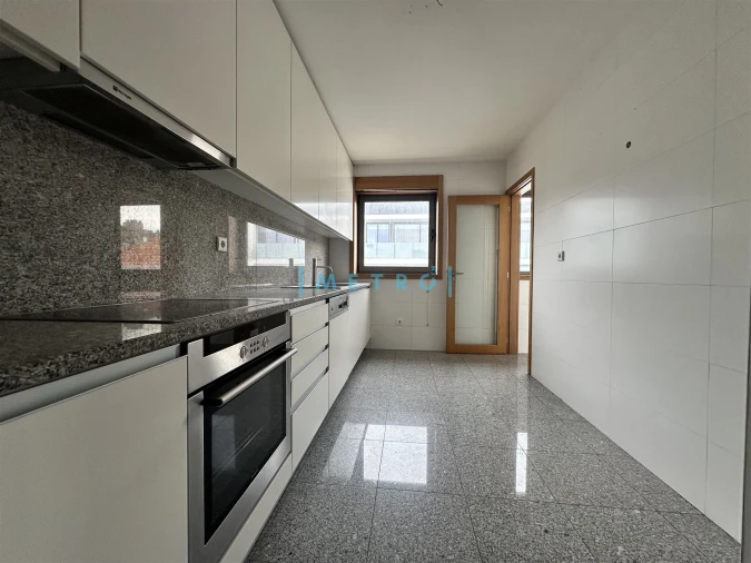 Apartamento T4 para Venda em Matosinhos e Leça da Palmeira Foto 9