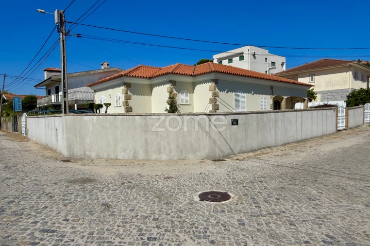 Moradia T3 para Venda em Mogege Foto 48