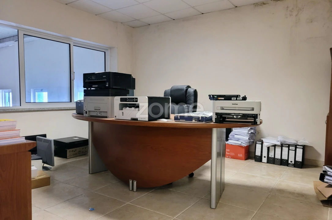 Terreno Comércio / Armazém para Arrendamento em Campo Foto 12