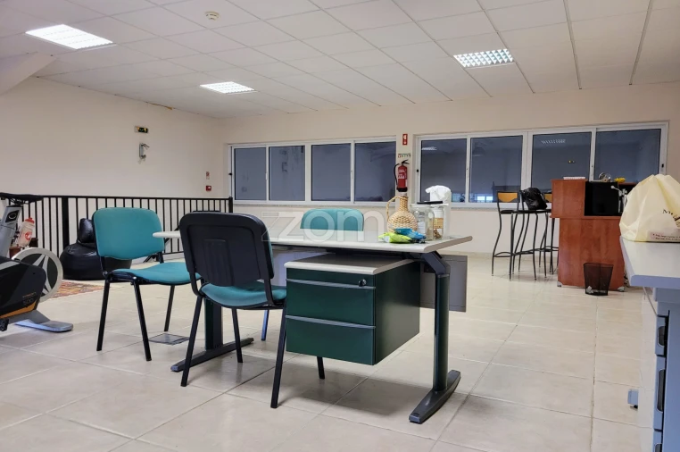 Terreno Comércio / Armazém para Arrendamento em Campo Foto 13