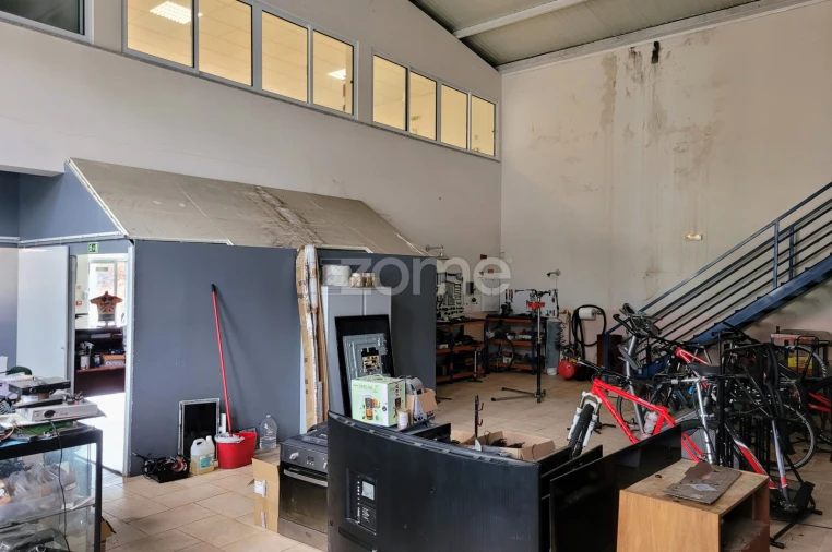 Terreno Comércio / Armazém para Arrendamento em Campo Foto 16