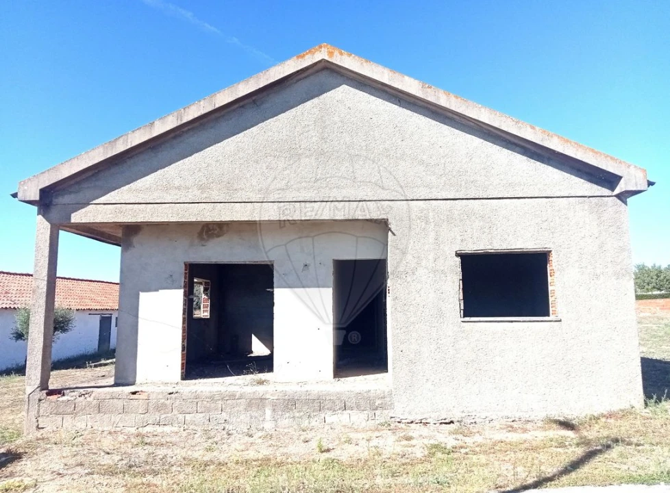 Moradia T2 para Venda em Abitureiras Foto 6