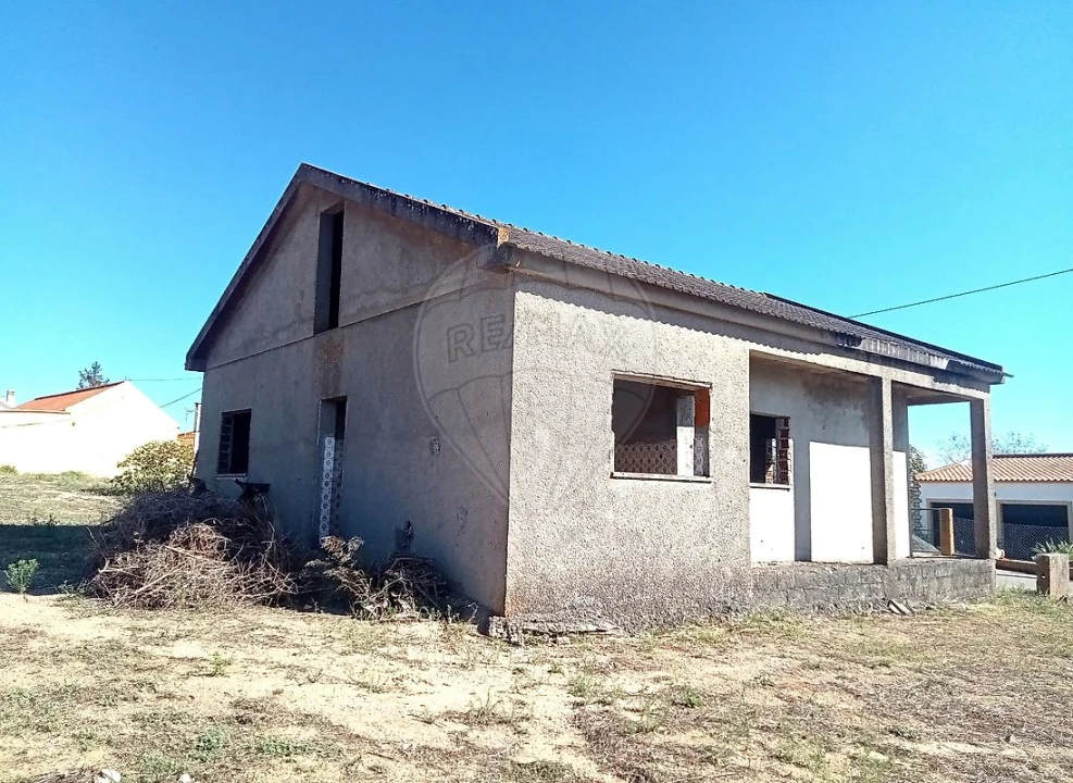 Moradia T2 para Venda em Abitureiras Foto 3