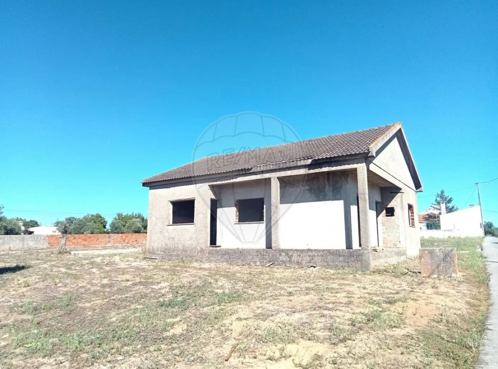 Moradia T2 para Venda em Abitureiras Foto 2