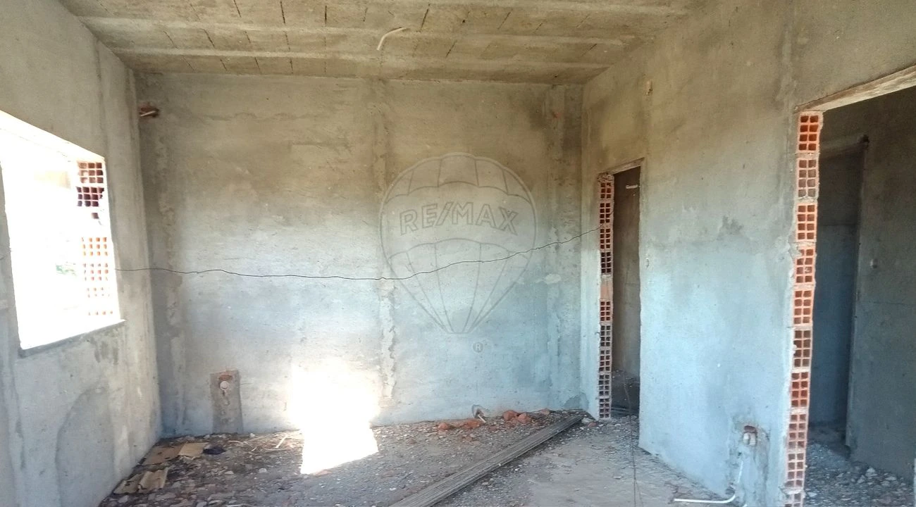 Moradia T2 para Venda em Abitureiras Foto 7