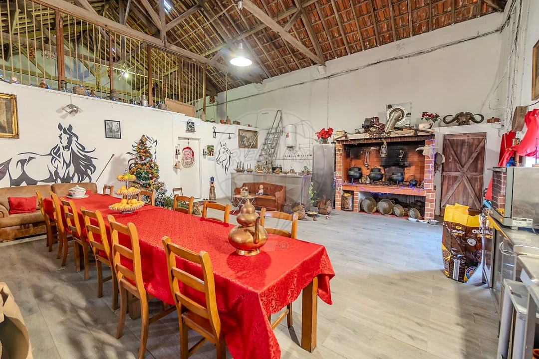 Armazém para Venda em Carvoeira e Carmões Foto 6