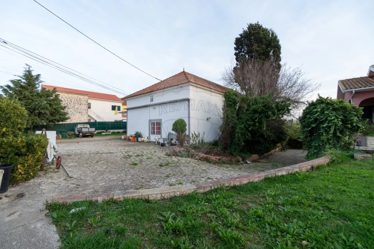 Armazém para Venda em Carvoeira e Carmões Foto 19