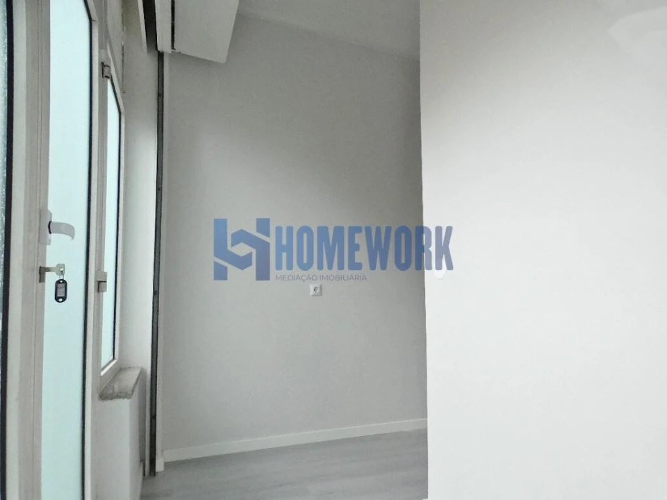 Apartamento T1 para Venda em Queluz e Belas Foto 4