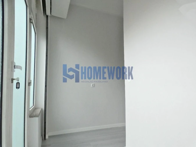 Apartamento T1 para Venda em Queluz e Belas Foto 4