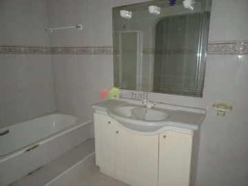 Moradia T5 para Venda em São Francisco