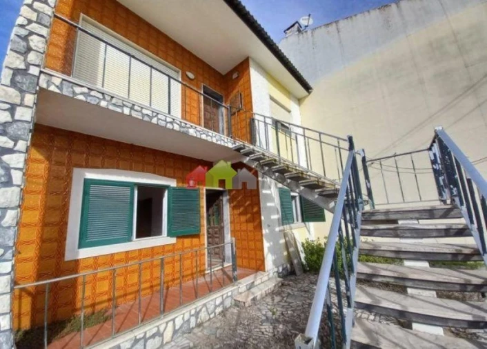 Moradia T5 para Venda em São Francisco