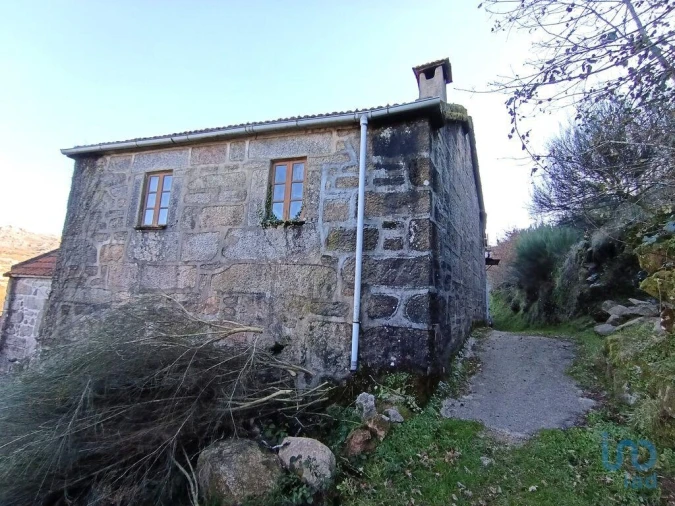 Moradia T3 para Venda em Castro Laboreiro e Lamas de Mouro Foto 2