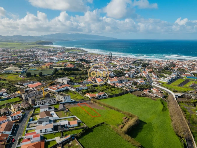 Terreno para Venda em Ribeira Grande (Matriz) Foto 1