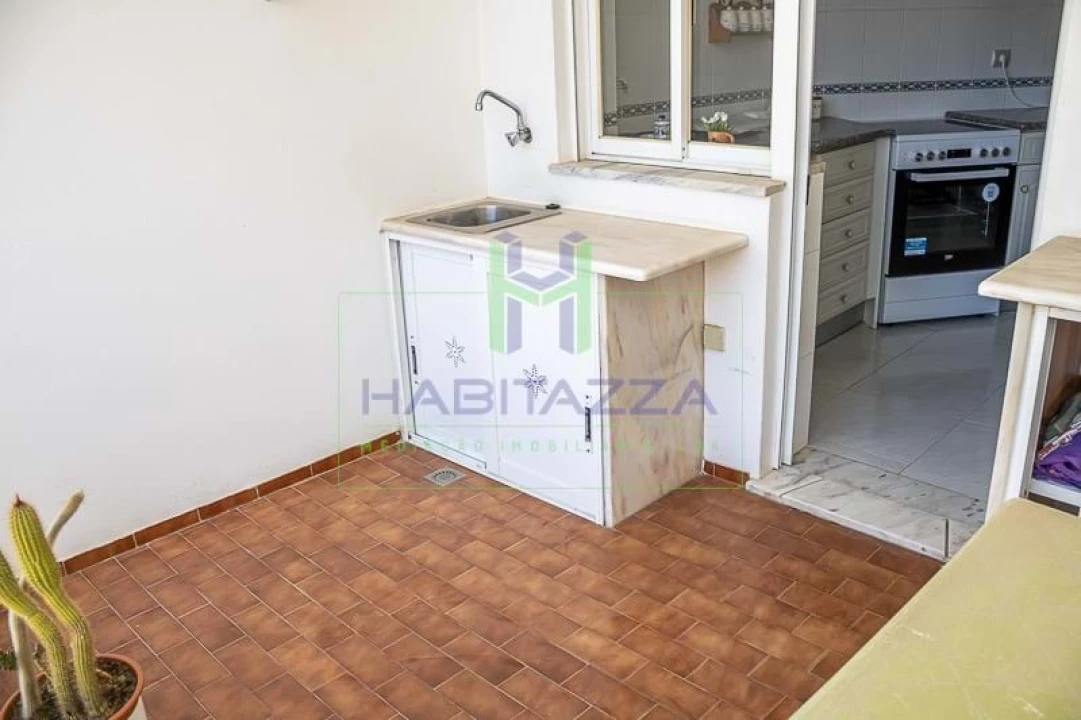 Apartamento T2 para Arrendamento em Lagos (São Sebastião e Santa Maria) Foto 18