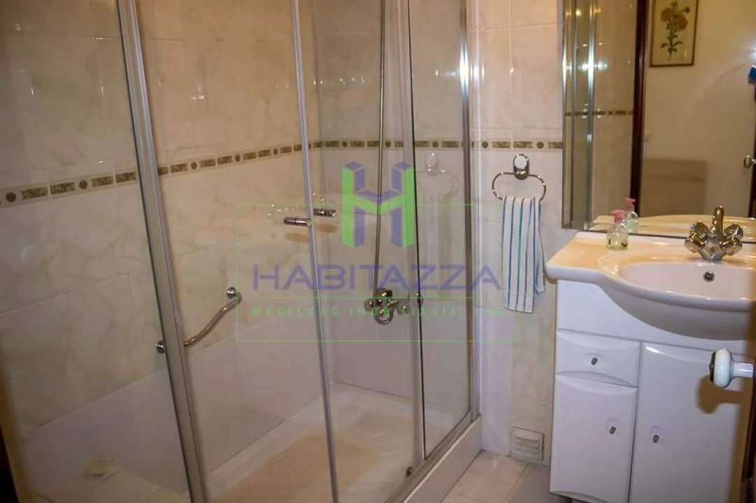 Apartamento T2 para Arrendamento em Lagos (São Sebastião e Santa Maria) Foto 27