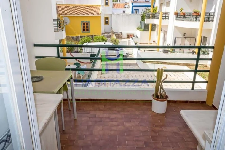 Apartamento T2 para Arrendamento em Lagos (São Sebastião e Santa Maria) Foto 16