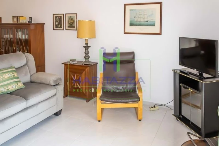 Apartamento T2 para Arrendamento em Lagos (São Sebastião e Santa Maria) Foto 5