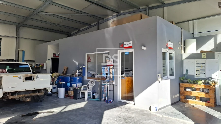 Armazém para Venda em Britelo, Gémeos e Ourilhe Foto 8