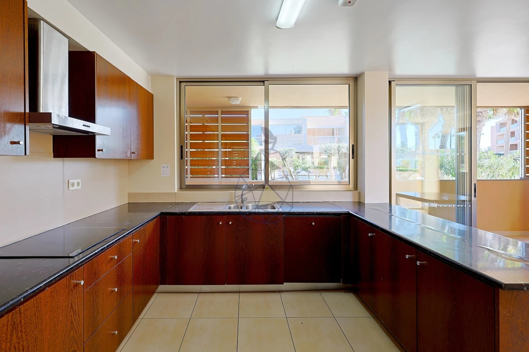 Moradia T4 para Venda em Guia Foto 15