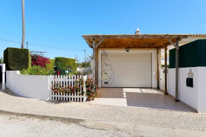 Moradia T4 para Venda em Lagos (São Sebastião e Santa Maria)
