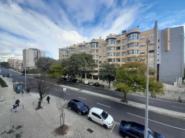 Apartamento T3 para Arrendamento em Lumiar