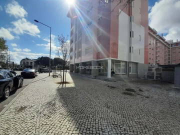 Apartamento T3 para Arrendamento em Lumiar