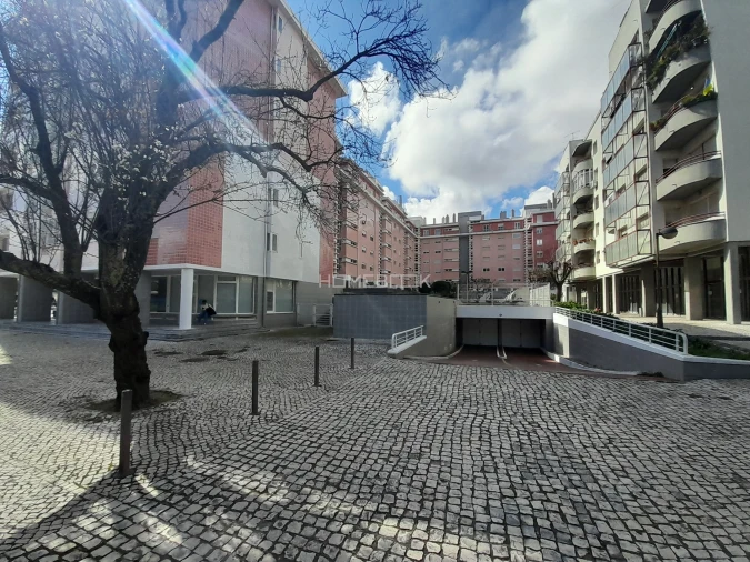 Apartamento T3 para Arrendamento em Lumiar Foto 35