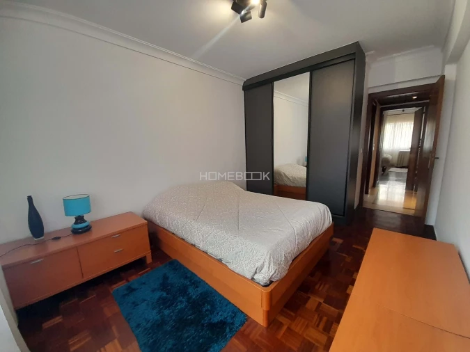 Apartamento T3 para Arrendamento em Lumiar Foto 4