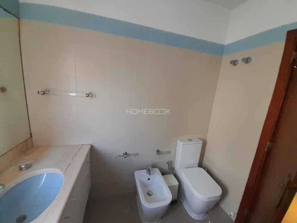 Apartamento T3 para Arrendamento em Lumiar Foto 38