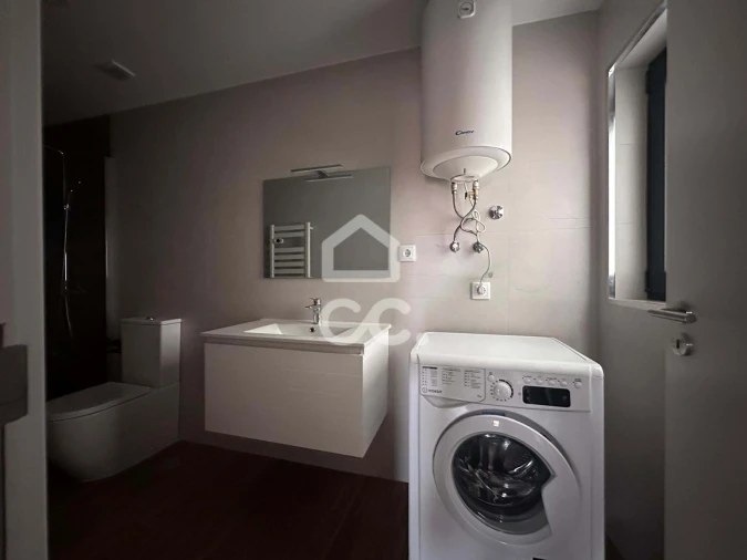 Apartamento T1 para Venda em Santa Maria Maior Foto 2