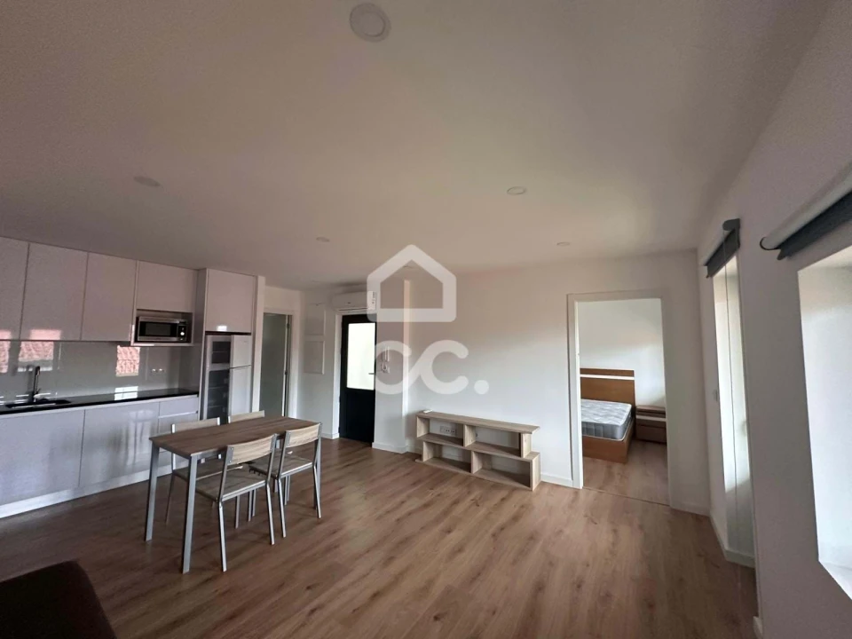 Apartamento T1 para Venda em Santa Maria Maior Foto 1