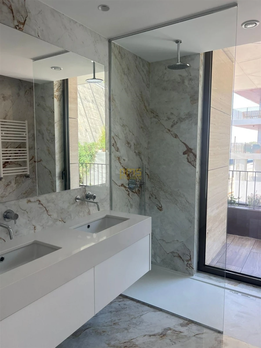Apartamento T4 para Venda em Lordelo do Ouro e Massarelos Foto 6